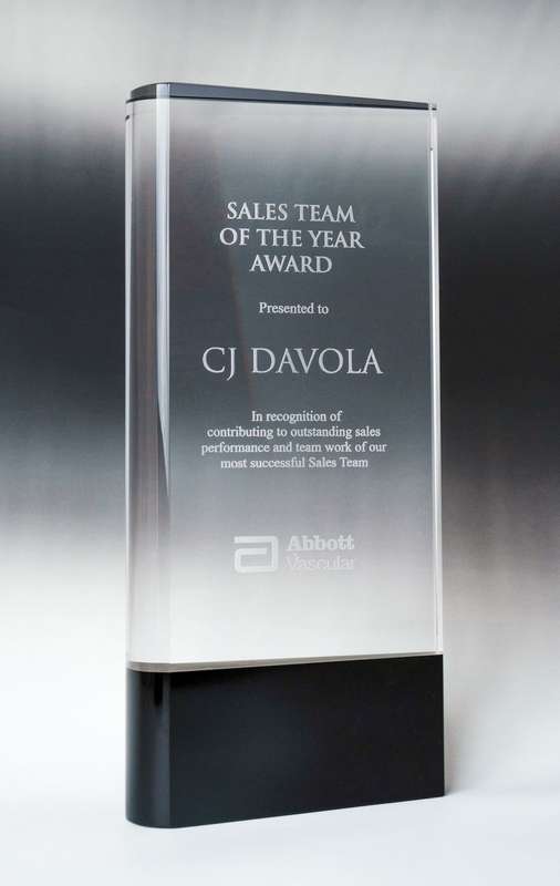 Crystal-Vertical Curved Block with Coloured Plinth